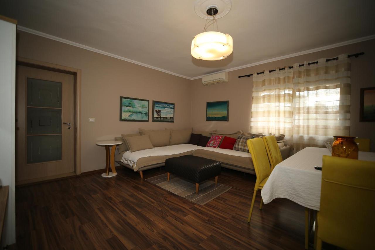 Eos Apartment ติรานา ภายนอก รูปภาพ